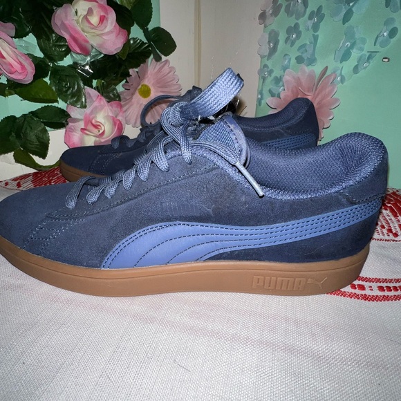 Puma Sneakers - Picture 1 of 8